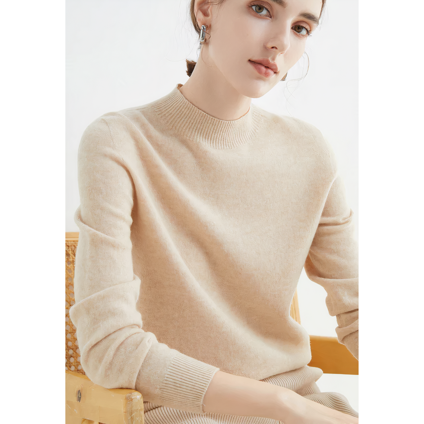 Amelia – Women's Knitted Cashmere Sweater